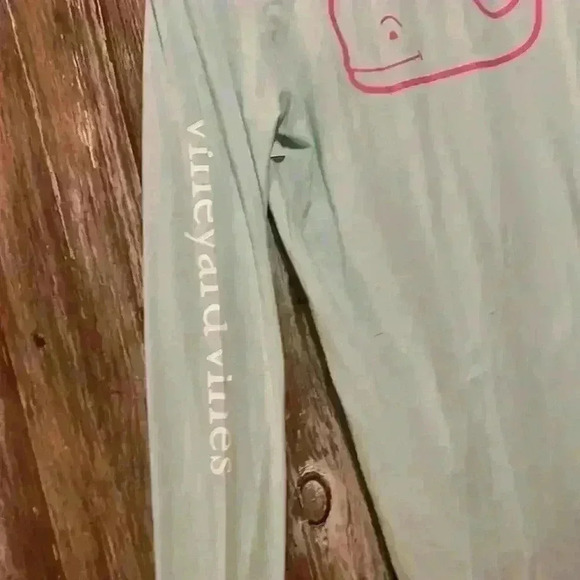 NWT VINEYARD VINES 🐳 WOMEN’S GRAPHIC HOODIE TEE - Picture 5 of 5